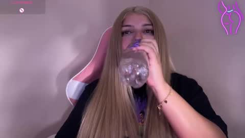 Amandha online show from 02/19/25, 11:04