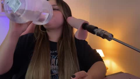 Amandha online show from 11/11/25, 10:21