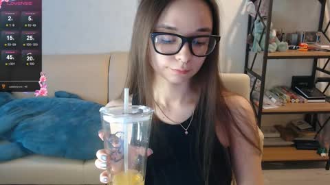 Snapshot of amaneli chatting on 12/07/24, 12:56 Mila online show from 12/07/24, 12:56