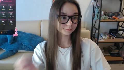 Snapshot of amaneli chatting on 12/11/24, 11:30 Mila online show from 12/11/24, 11:30