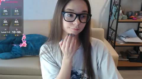 Snapshot of amaneli chatting on 12/23/24, 11:25 Mila online show from 12/23/24, 11:25