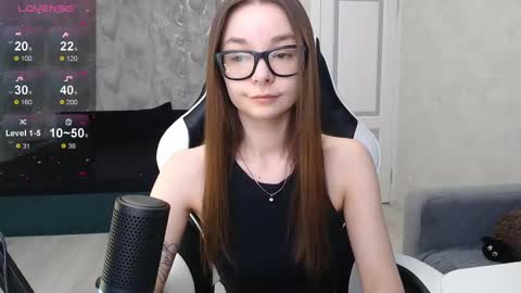 Snapshot of amaneli chatting on 02/17/25, 12:16 Mila online show from 02/17/25, 12:16