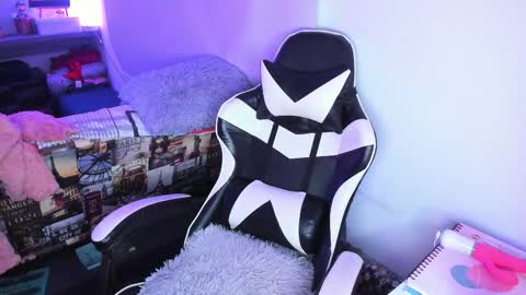 Liz online show from 03/11/26, 04:18