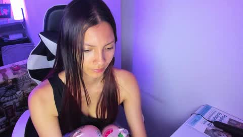 Snapshot of amara_22_ chatting on 05/14/26, 03:02 Liz online show from 05/14/26, 03:02
