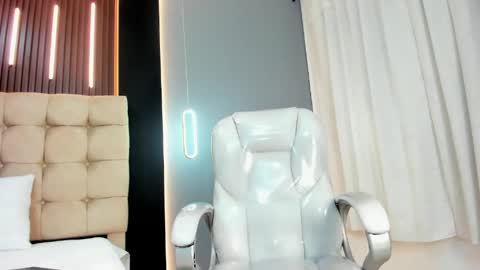     online show from 05/22/26, 02:44