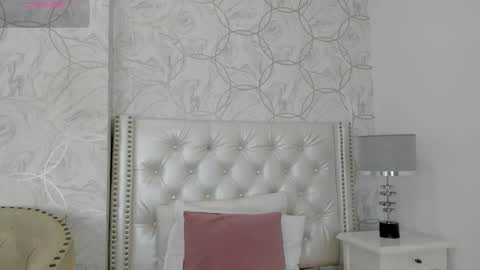 amara_rousse online show from 10/18/25, 11:33