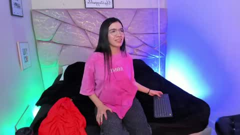 Snapshot of amara_velle chatting on 04/17/26, 01:14 amara velle online show from 04/17/26, 01:14