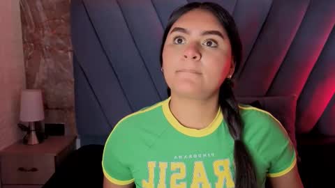 amarahanks_ online show from 11/12/25, 03:56