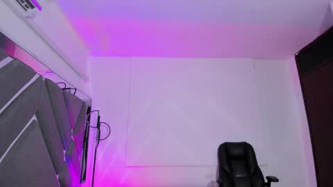 Snapshot of amaralewis chatting on 05/15/26, 12:45 AMARA online show from 05/15/26, 12:45