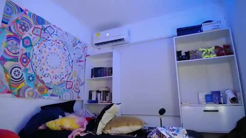 Susan online show from 10/22/25, 09:47