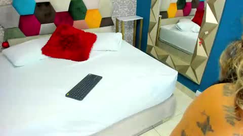 amarantha_hans online show from 02/19/25, 07:48