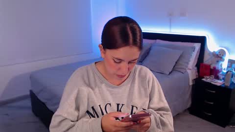 Mila  online show from 01/07/25, 04:37