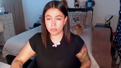 Snapshot of amarat_jolie chatting on 05/05/26, 03:36 Mila online show from 05/05/26, 03:36
