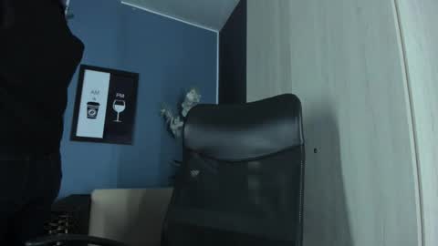 Emily online show from 12/05/25, 09:29