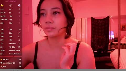 Snapshot of amateuroras chatting on 05/16/26, 10:36 leash online show from 05/16/26, 10:36