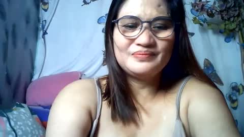 Snapshot of amazing_angel22 chatting on 06/27/26, 03:00 amazing angel online show from 06/27/26, 03:00