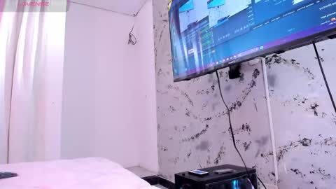 Sara  online show from 10/08/25, 12:03