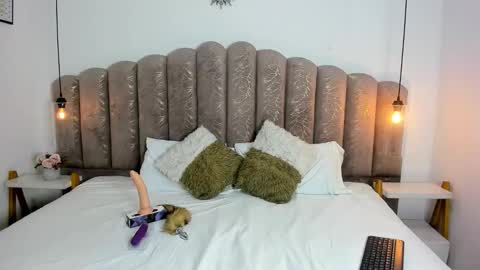 ambar85 online show from 11/17/25, 11:21