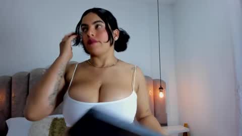 ambar85 online show from 11/23/25, 01:38