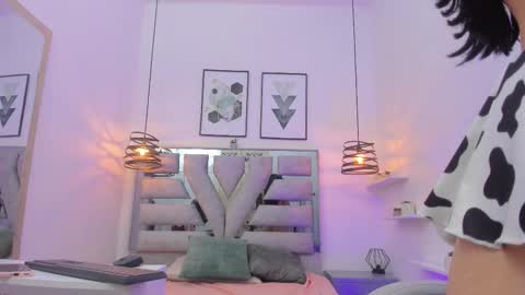 ambar_cullen online show from 11/22/25, 08:52