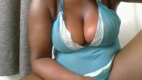 Mia online show from 03/07/25, 07:19