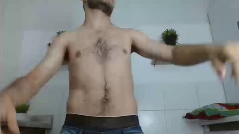 Snapshot of ambar_mds chatting on 09/12/25, 01:44 Sebas online show from 09/12/25, 01:44