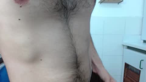 Snapshot of ambar_mds chatting on 09/30/25, 03:28 Sebas online show from 09/30/25, 03:28