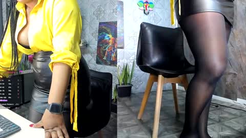 Snapshot of ambar_rose2 chatting on 12/17/24, 10:12 ambar rose2 online show from 12/17/24, 10:12