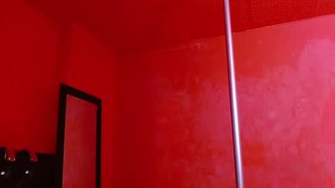 ambar_roux1 online show from 02/01/25, 10:44