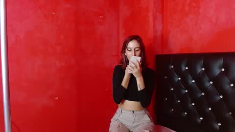 ambar_roux1 online show from 02/17/25, 02:59