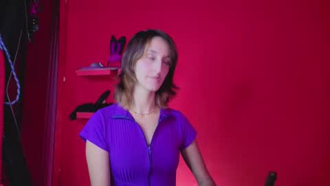 ambar_roux1 online show from 10/27/25, 01:04