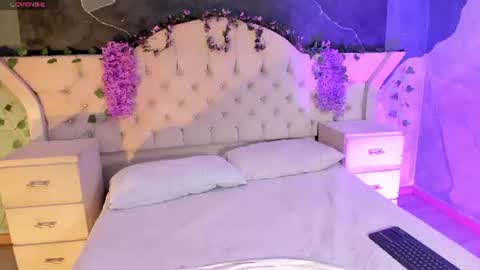 Snapshot of ambardupont_ chatting on 06/10/26, 06:01 Ambar Dupont online show from 06/10/26, 06:01