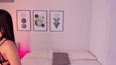 ambarevans_ online show from 10/28/25, 11:58