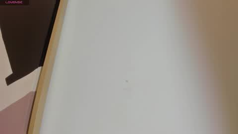 ambarevans_ online show from 01/13/26, 11:59