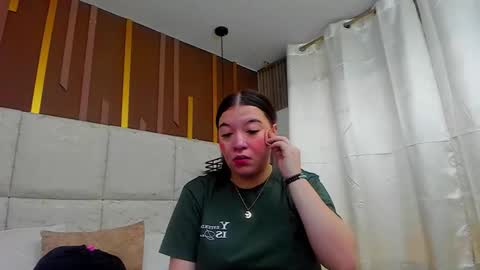 Snapshot of ambargills chatting on 03/04/26, 01:06 AmbarGills online show from 03/04/26, 01:06