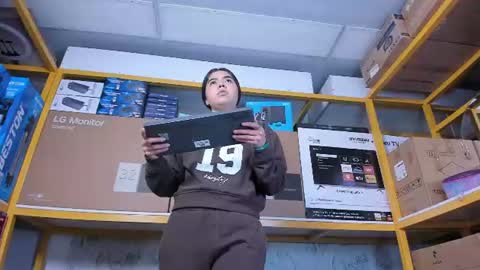 Snapshot of ambarina_ chatting on 07/14/26, 11:38 Ambarina online show from 07/14/26, 11:38