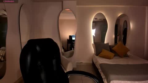 Ambar  online show from 11/02/25, 12:07