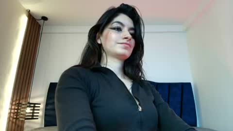 Snapshot of ambarlee_ chatting on 08/03/26, 12:43 AMBAR LEE online show from 08/03/26, 12:43