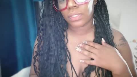 Amoya online show from 05/17/26, 03:48