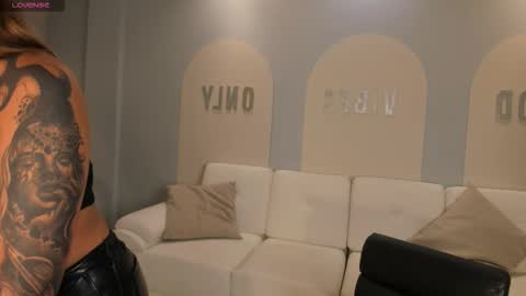 ambarowens online show from 01/07/26, 04:04