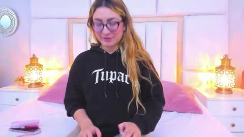 AmbarSantany  online show from 03/25/26, 11:22