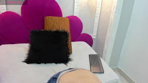   online show from 02/25/25, 03:20