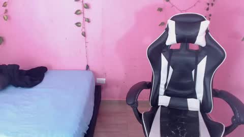 Snapshot of ambel_rose chatting on 02/22/25, 11:46 ambel_rose online show from 02/22/25, 11:46