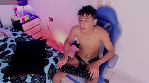 Snapshot of amber_18x chatting on 01/18/25, 03:38 Cody amber online show from 01/18/25, 03:38