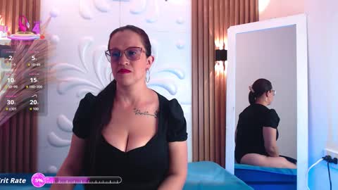 Snapshot of amber_bms chatting on 09/21/25, 03:08 MIA online show from 09/21/25, 03:08