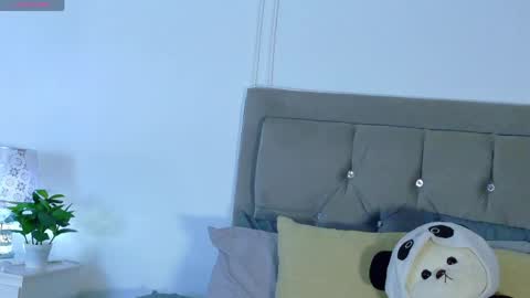 amber_bull online show from 04/18/26, 07:07