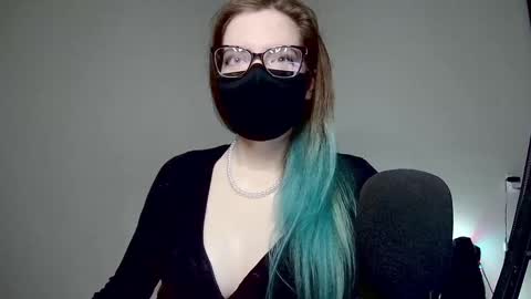 Amber non-nude model online show from 03/05/25, 02:03