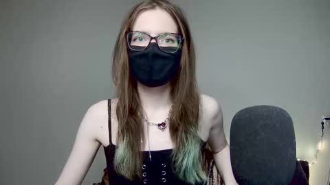 Amber non-nude model online show from 12/05/25, 04:21