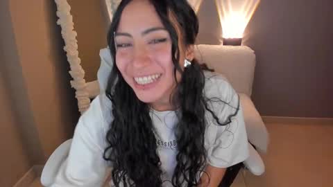 amber_curly online show from 02/16/25, 08:55