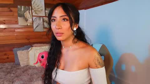 amber_curly online show from 10/22/25, 09:47